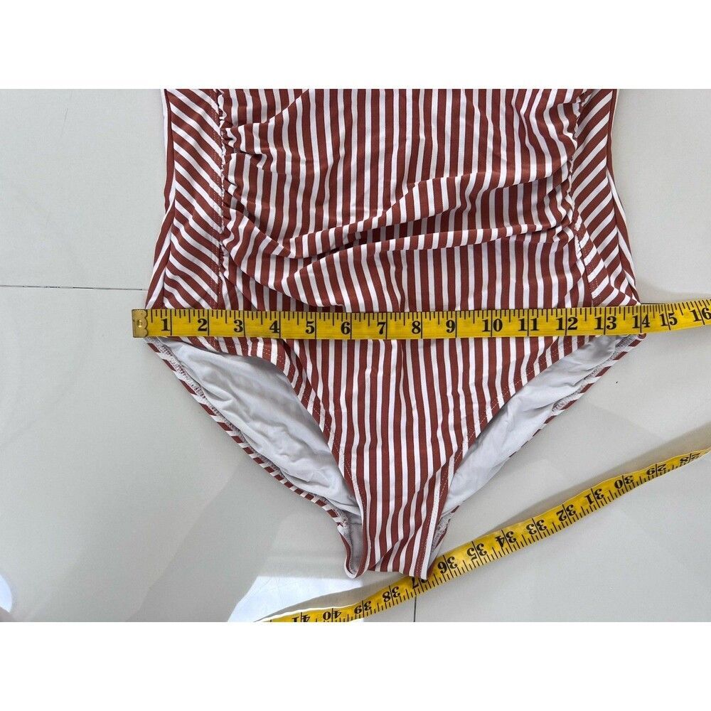 Nip Tuck Swim One Piece Swimsuit Tummy Control Ruched Slimming Molded Cup 8 - Picture 4 of 11
